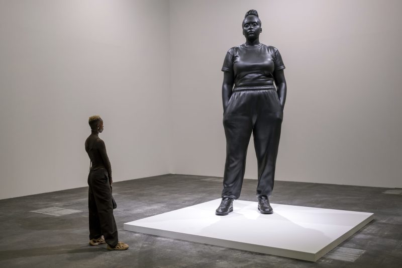 Moments Contained (2022) von Thomas J Price an der Art Unlimited Basel, am 14. Juni 2022. © KEYSTONE/Georgios Kefalas