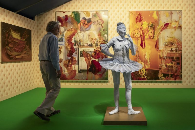 Smoking Ballerina (2023) von Karon Davis an der Art Basel, am 12. Juni 2024. © KEYSTONE/Georgios Kefalas(KEYSTONE/Georgios Kefalas)