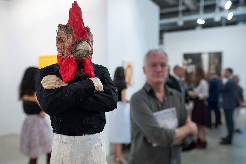 Cock (2016) von Stephan Balkenhol an der Art Basel,  am 14. Juni 2016. © KEYSTONE/Georgios Kefalas