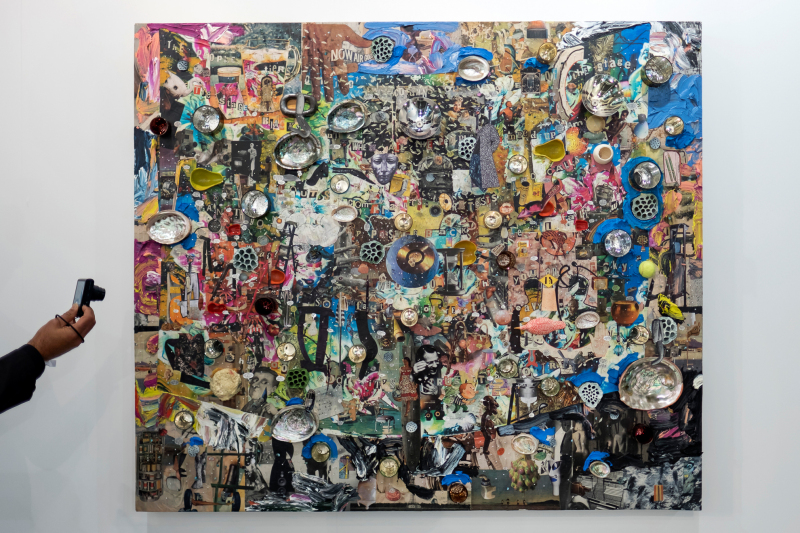 The stage blacked out (2016) von Elliott Hundley an der Art Basel, am 15. Juni 2016. © KEYSTONE/Georgios Kefalas